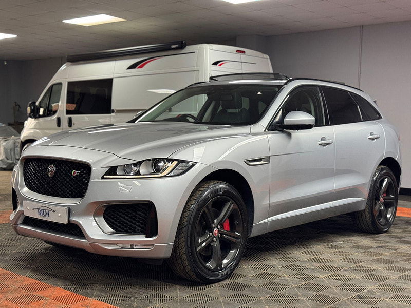 Jaguar F-PACE 3.0 D300 V6 S Auto AWD Euro 6 (s/s) 5dr 5dr Automatic 2025