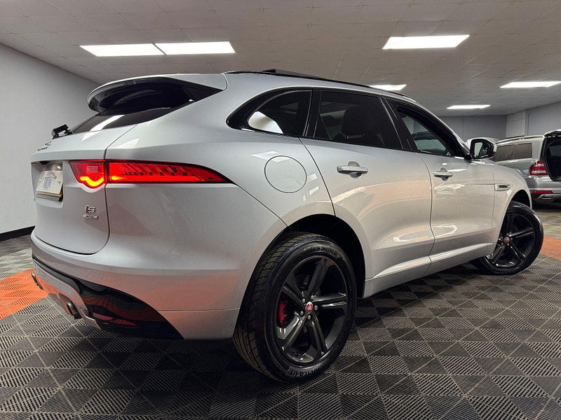 Jaguar F-PACE 3.0 D300 V6 S Auto AWD Euro 6 (s/s) 5dr 5dr Automatic 2025