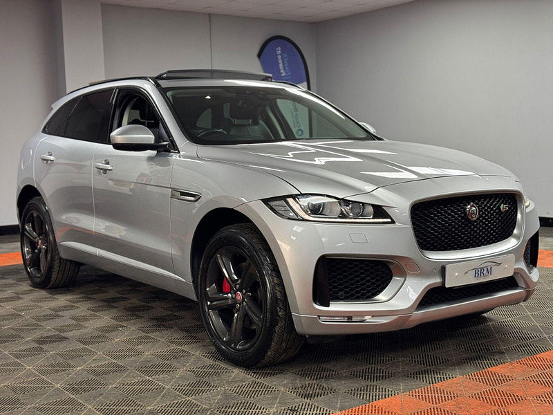 Jaguar F-PACE 3.0 D300 V6 S Auto AWD Euro 6 (s/s) 5dr 5dr Automatic 2025