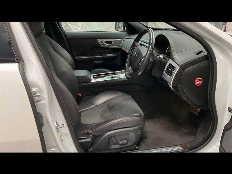 Jaguar XF 2.2d R-Sport Auto Euro 5 (s/s) 4dr 4dr Automatic 2025