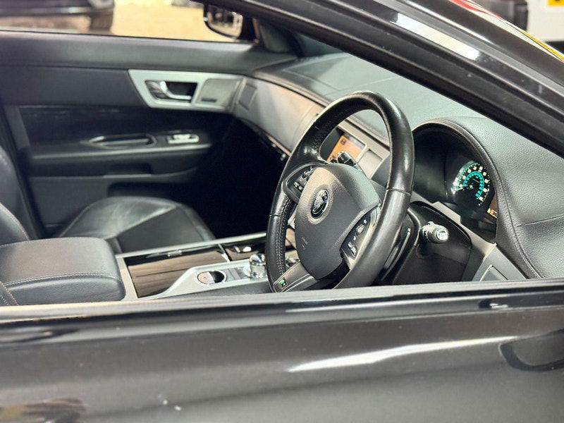 Jaguar XF 2.2d R-Sport Black Auto Euro 5 (s/s) 4dr 4dr Automatic 2025