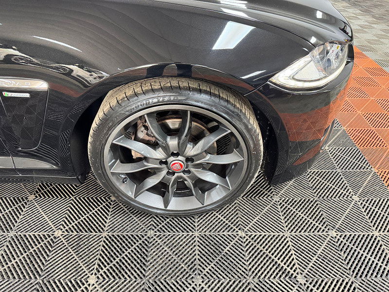 Jaguar XF 2.2d R-Sport Black Auto Euro 5 (s/s) 4dr 4dr Automatic 2025