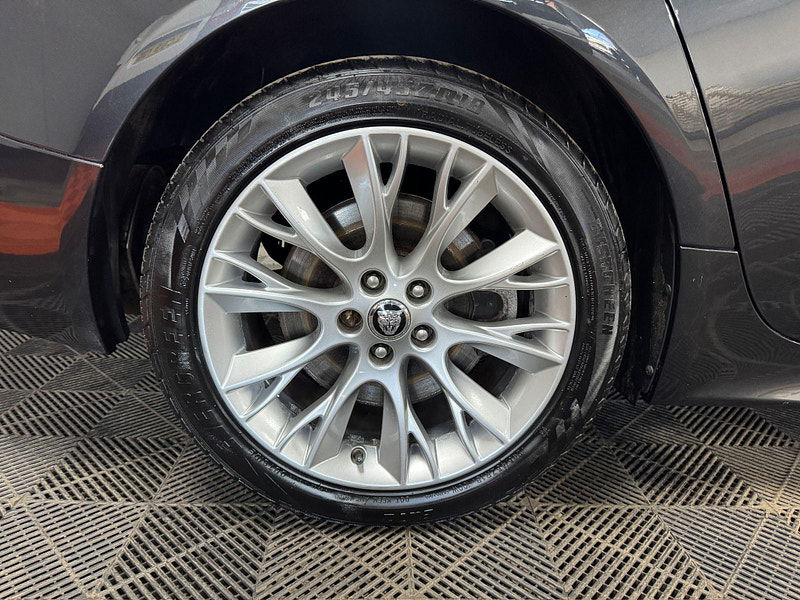 Jaguar XF 2.2d Sport Auto Euro 5 (s/s) 4dr 4dr Automatic 2025