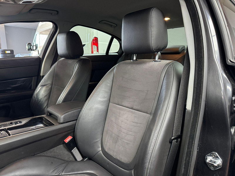 Jaguar XF 2.2d Sport Auto Euro 5 (s/s) 4dr 4dr Automatic 2025