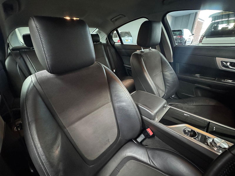 Jaguar XF 2.2d Sport Auto Euro 5 (s/s) 4dr 4dr Automatic 2025