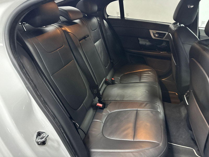 Jaguar XF 3.0d S V6 Portfolio Auto Euro 5 (s/s) 4dr 4dr Automatic 2026