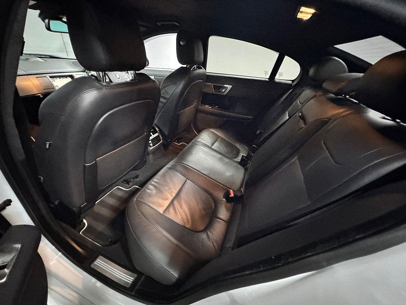 Jaguar XF 3.0d S V6 Portfolio Auto Euro 5 (s/s) 4dr 4dr Automatic 2026