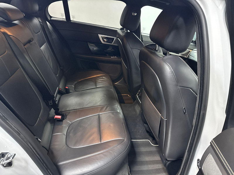 Jaguar XF 3.0d S V6 Portfolio Auto Euro 5 (s/s) 4dr 4dr Automatic 2026