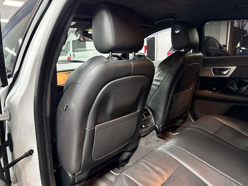 Jaguar XF 3.0d S V6 Portfolio Auto Euro 5 (s/s) 4dr 4dr Automatic 2026