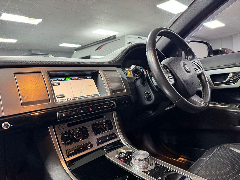 Jaguar XF 3.0d S V6 Portfolio Auto Euro 5 (s/s) 4dr 4dr Automatic 2026