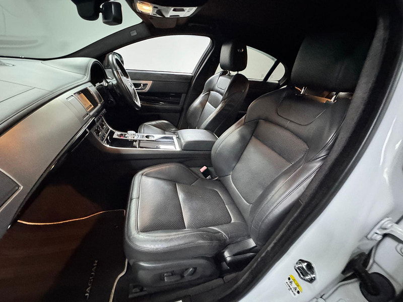 Jaguar XF 3.0d S V6 Portfolio Auto Euro 5 (s/s) 4dr 4dr Automatic 2026