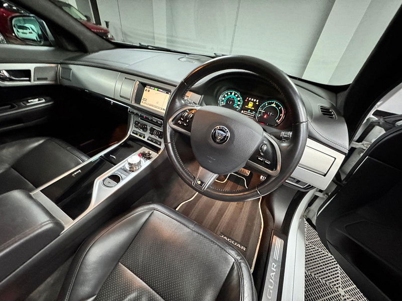Jaguar XF 3.0d S V6 Portfolio Auto Euro 5 (s/s) 4dr 4dr Automatic 2026