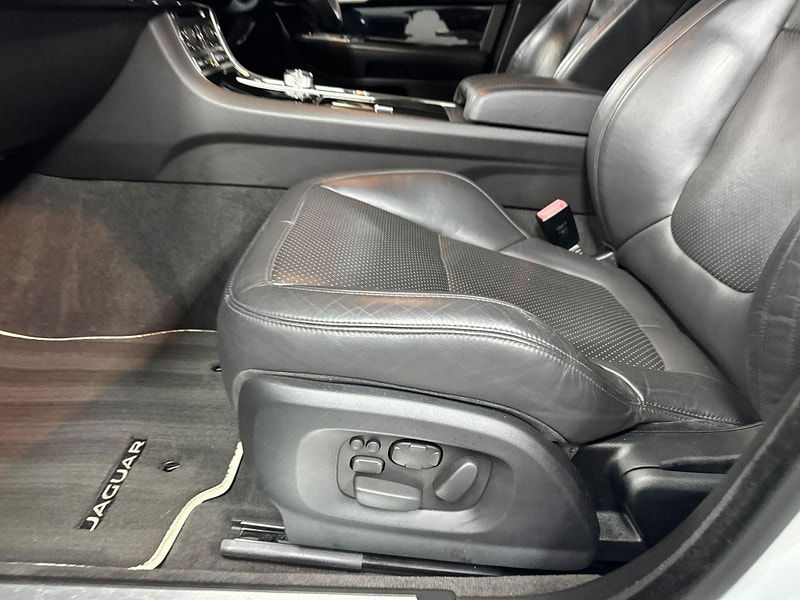 Jaguar XF 3.0d S V6 Portfolio Auto Euro 5 (s/s) 4dr 4dr Automatic 2026