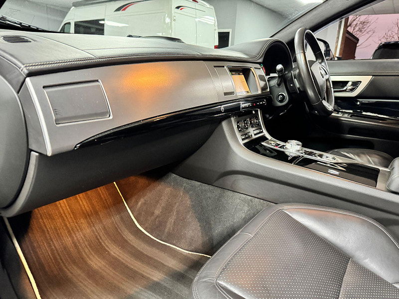 Jaguar XF 3.0d S V6 Portfolio Auto Euro 5 (s/s) 4dr 4dr Automatic 2026