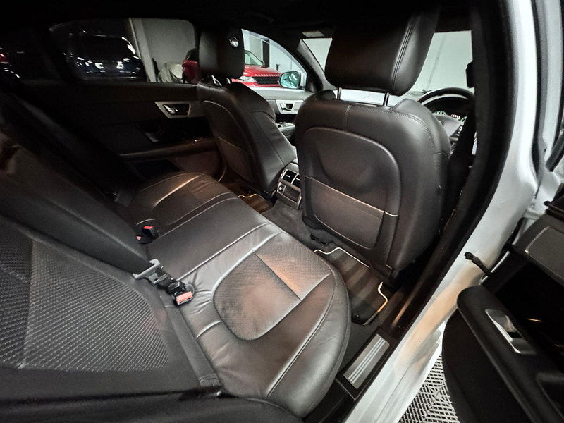 Jaguar XF 3.0d S V6 Portfolio Auto Euro 5 (s/s) 4dr 4dr Automatic 2026