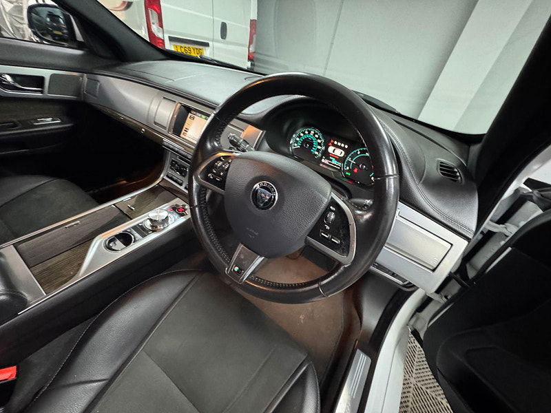 Jaguar XF 3.0d V6 R-Sport Auto Euro 5 (s/s) 4dr 4dr Automatic 2025