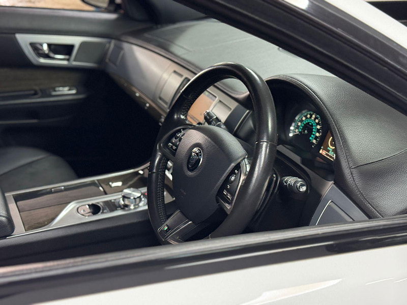 Jaguar XF 3.0d V6 R-Sport Auto Euro 5 (s/s) 4dr 4dr Automatic 2025