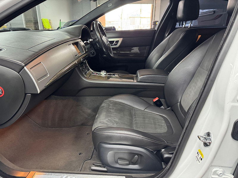 Jaguar XF 3.0d V6 R-Sport Auto Euro 5 (s/s) 4dr 4dr Automatic 2025