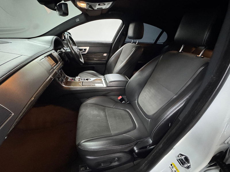 Jaguar XF 3.0d V6 R-Sport Auto Euro 5 (s/s) 4dr 4dr Automatic 2025