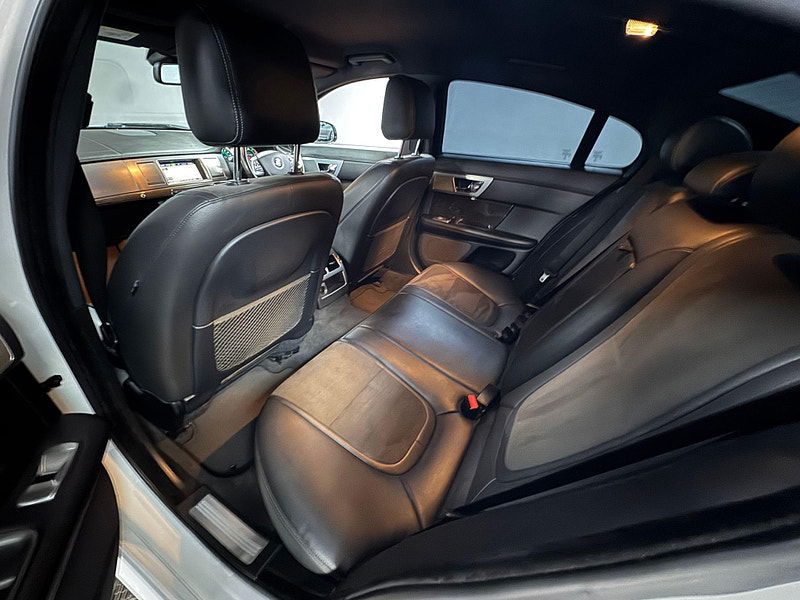 Jaguar XF 3.0d V6 R-Sport Auto Euro 5 (s/s) 4dr 4dr Automatic 2025