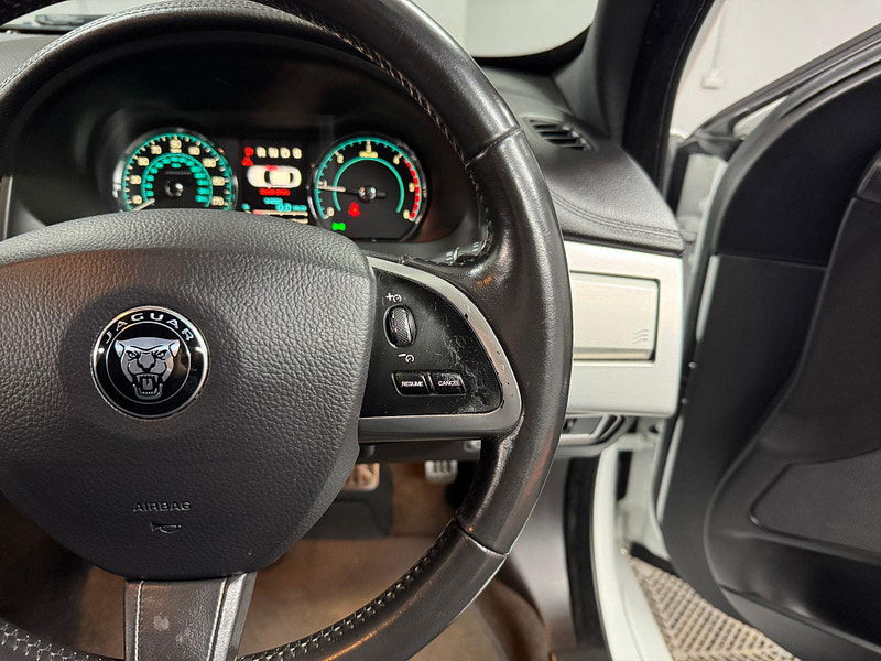 Jaguar XF 3.0d V6 R-Sport Auto Euro 5 (s/s) 4dr 4dr Automatic 2025