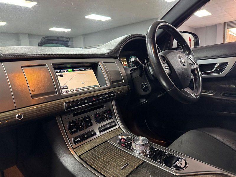 Jaguar XF 3.0d V6 R-Sport Auto Euro 5 (s/s) 4dr 4dr Automatic 2025