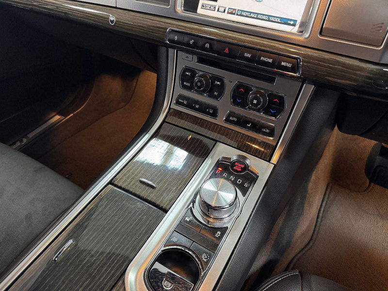 Jaguar XF 3.0d V6 R-Sport Auto Euro 5 (s/s) 4dr 4dr Automatic 2025