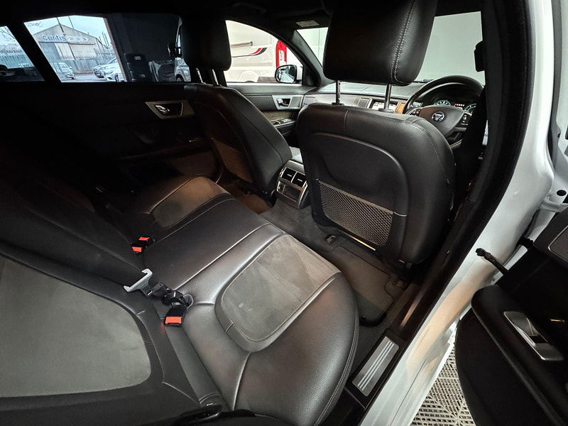 Jaguar XF 3.0d V6 R-Sport Auto Euro 5 (s/s) 4dr 4dr Automatic 2025