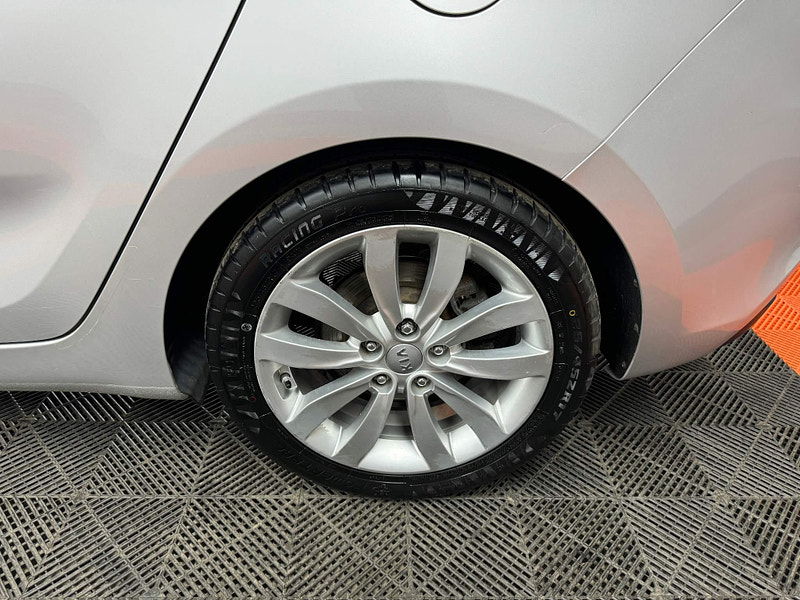 Kia Carens 1.7 CRDi EcoDynamics 4 Euro 5 (s/s) 5dr 5dr Manual 2025