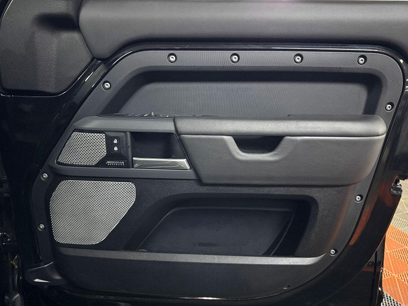 Land Rover Defender 130 3.0 D300 MHEV X Auto 4WD Euro 6 (s/s) 5dr 5dr Automatic 2026