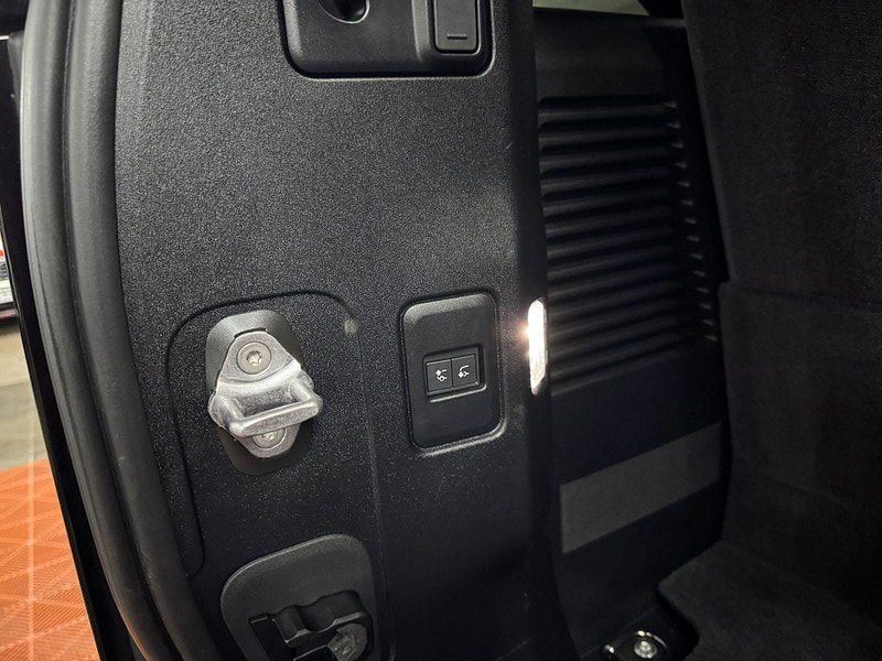 Land Rover Defender 130 3.0 D300 MHEV X Auto 4WD Euro 6 (s/s) 5dr 5dr Automatic 2026