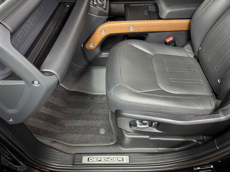 Land Rover Defender 130 3.0 D300 MHEV X Auto 4WD Euro 6 (s/s) 5dr 5dr Automatic 2026