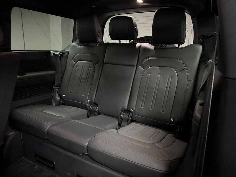 Land Rover Defender 130 3.0 D300 MHEV X Auto 4WD Euro 6 (s/s) 5dr 5dr Automatic 2026