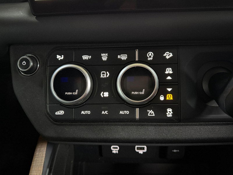 Land Rover Defender 130 3.0 D300 MHEV X Auto 4WD Euro 6 (s/s) 5dr 5dr Automatic 2026