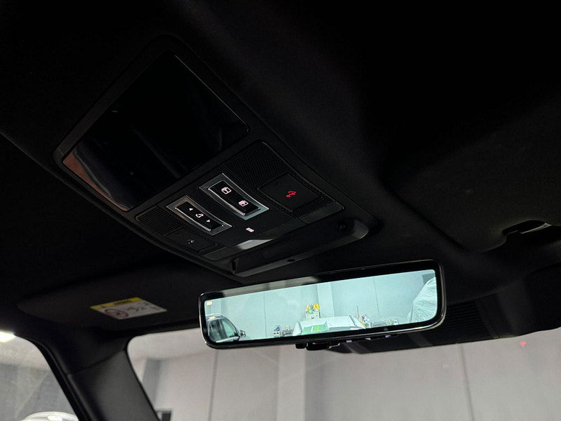 Land Rover Defender 130 3.0 D300 MHEV X Auto 4WD Euro 6 (s/s) 5dr 5dr Automatic 2026