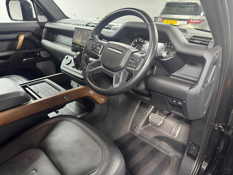 Land rover Defender 130 3.0 D300 MHEV X Auto 4WD Euro 6 (s/s) 5dr 5dr Automatic 2025