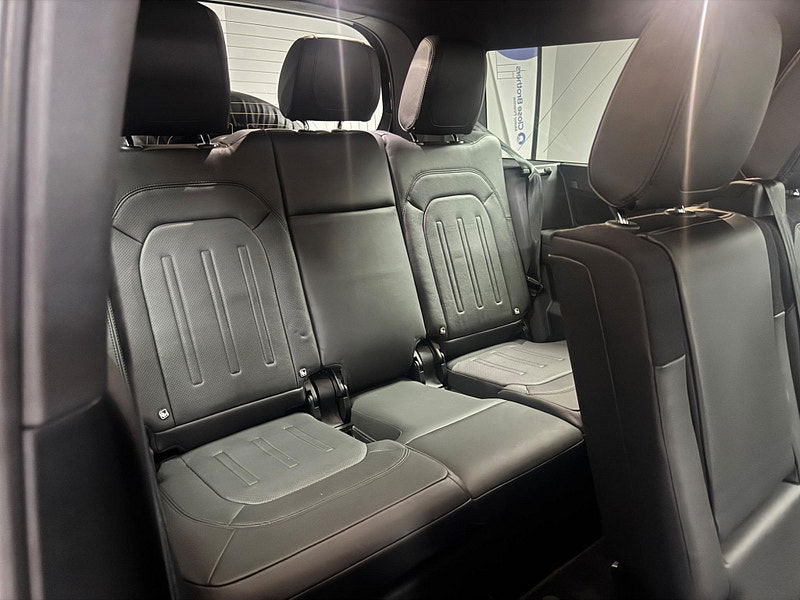 Land rover Defender 130 3.0 D300 MHEV X Auto 4WD Euro 6 (s/s) 5dr 5dr Automatic 2025