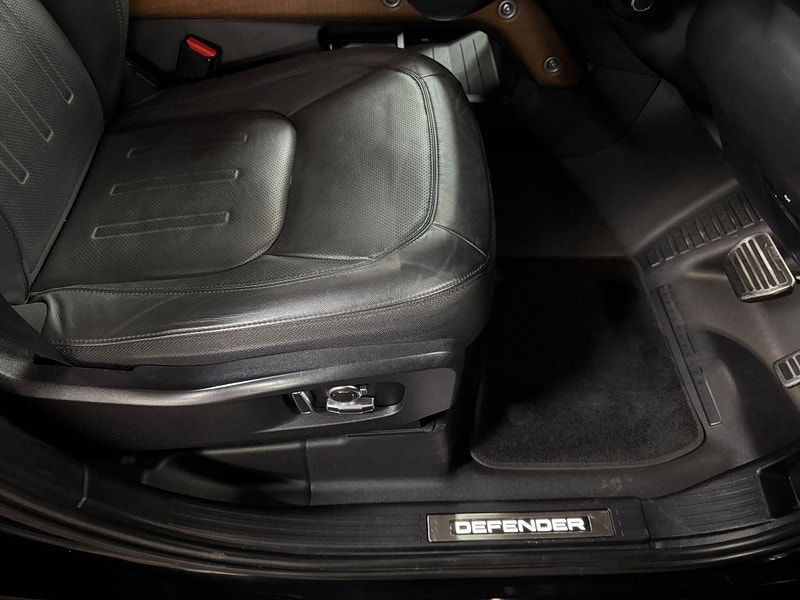 Land Rover Defender 130 3.0 D300 MHEV X Auto 4WD Euro 6 (s/s) 5dr 5dr Automatic 2026