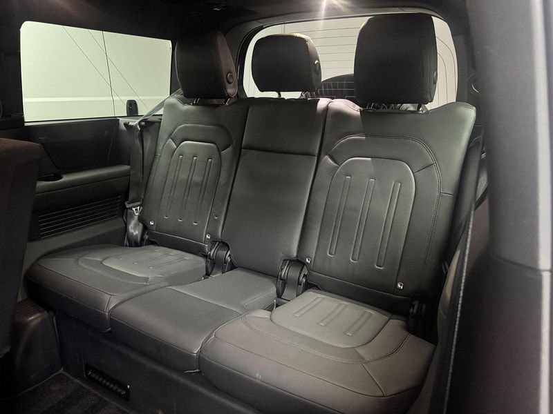 Land rover Defender 130 3.0 D300 MHEV X Auto 4WD Euro 6 (s/s) 5dr 5dr Automatic 2025