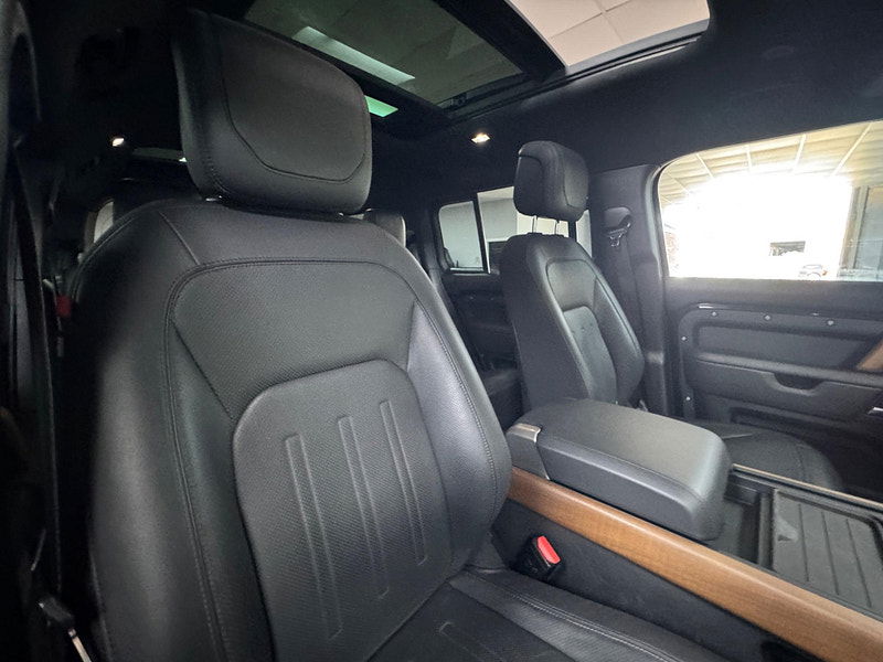 Land rover Defender 130 3.0 D300 MHEV X Auto 4WD Euro 6 (s/s) 5dr 5dr Automatic 2025