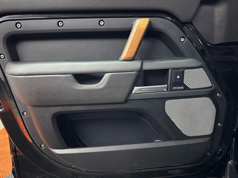 Land Rover Defender 130 3.0 D300 MHEV X Auto 4WD Euro 6 (s/s) 5dr 5dr Automatic 2026