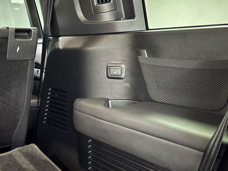 Land Rover Defender 130 3.0 D300 MHEV X Auto 4WD Euro 6 (s/s) 5dr 5dr Automatic 2026