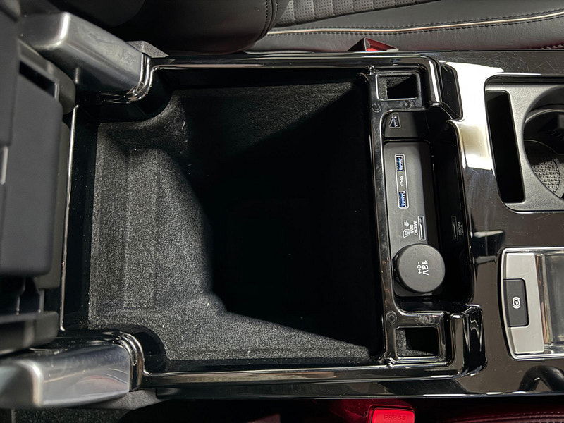 Land Rover DISCOVERY 3.0 SD V6 HSE Luxury Auto 4WD Euro 6 (s/s) 5dr 5dr Automatic 2025