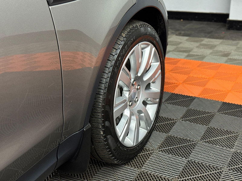 Land Rover DISCOVERY 3.0 SD V6 HSE Luxury Auto 4WD Euro 6 (s/s) 5dr 5dr Automatic 2025