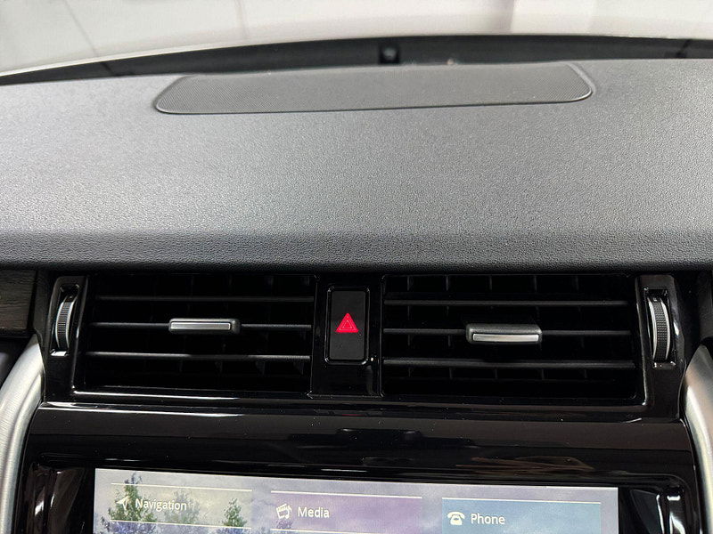 Land Rover DISCOVERY 3.0 SD V6 HSE Luxury Auto 4WD Euro 6 (s/s) 5dr 5dr Automatic 2025