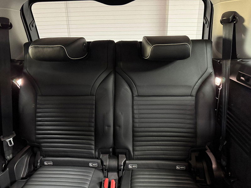 Land Rover DISCOVERY 3.0 SD V6 HSE Luxury Auto 4WD Euro 6 (s/s) 5dr 5dr Automatic 2025