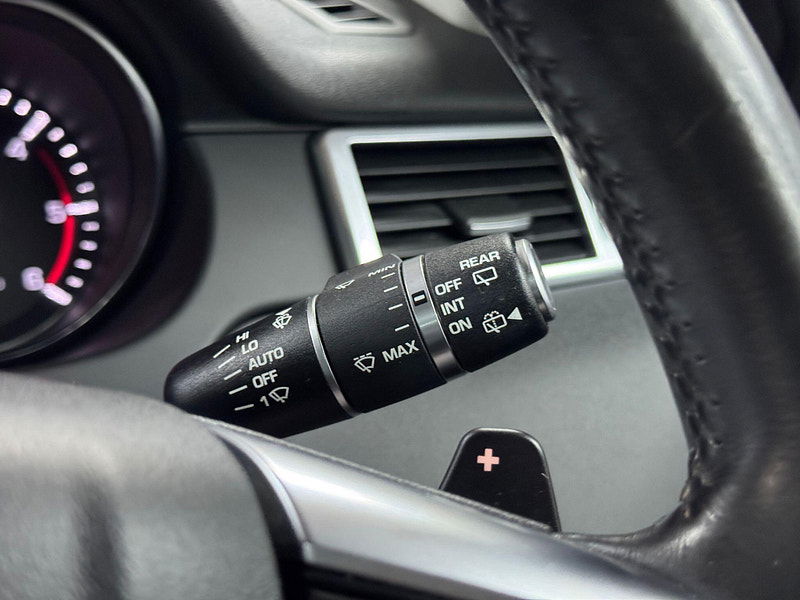 Land Rover Discovery Sport 2.2 SD4 HSE Auto 4WD Euro 5 (s/s) 5dr 5dr Automatic 2025