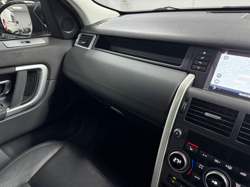 Land Rover Discovery Sport 2.2 SD4 SE Tech 4WD Euro 5 (s/s) 5dr 5dr Manual 2025