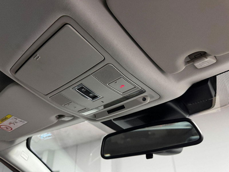 Land Rover Discovery Sport 2.2 SD4 SE Tech 4WD Euro 5 (s/s) 5dr 5dr Manual 2025