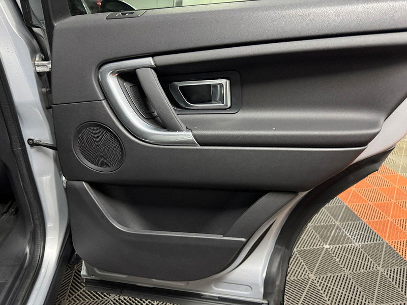 Land Rover Discovery Sport 2.2 SD4 SE Tech 4WD Euro 5 (s/s) 5dr 5dr Manual 2025